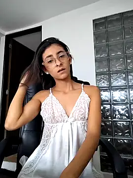 Snapshot of thedianakaro chatting on February 18, 2026, 8:05 pm thedianakaro online show from February 18, 2026, 8:05 pm