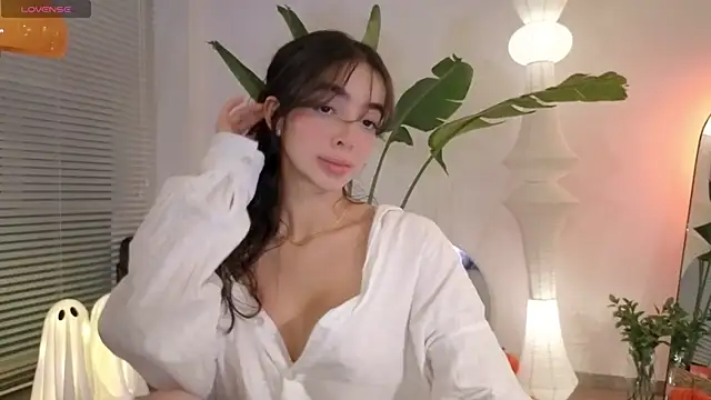 Siny Moore online show from October 14, 2025, 12:55 am