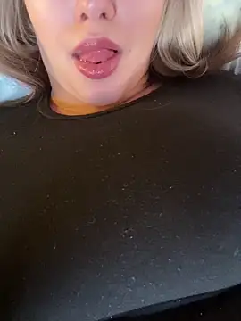 Snapshot of 69Laura696 chatting on January 4, 2025, 12:27 pm 69Laura696 online show from January 4, 2025, 12:27 pm