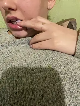 Snapshot of 69Laura696 chatting on February 27, 2025, 9:58 pm 69Laura696 online show from February 27, 2025, 9:58 pm