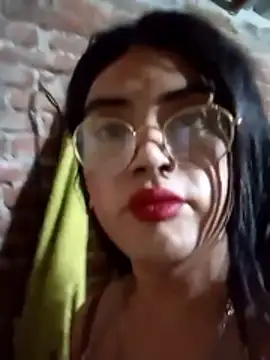 Snapshot of yovana13 chatting on November 21, 2025, 12:10 am yovana13 online show from November 21, 2025, 12:10 am