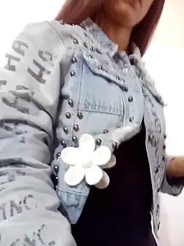 Luci And Sofi online show from October 17, 2025, 1:14 pm