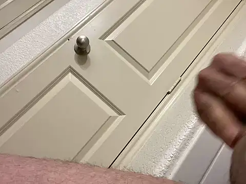 Snapshot of DuroMan25 chatting on December 11, 2024, 7:46 pm DuroMan25 online show from December 11, 2024, 7:46 pm