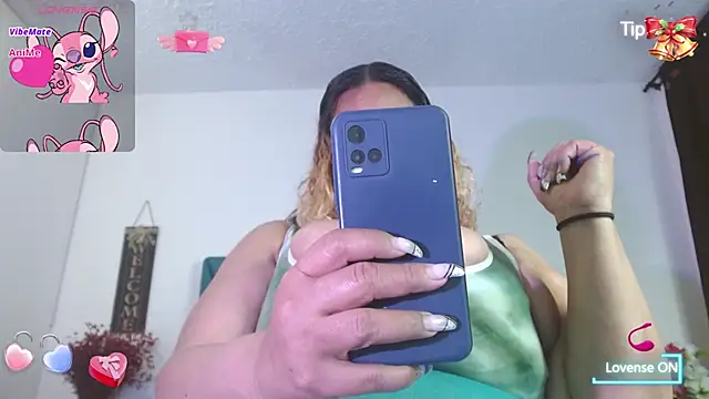 Snapshot of Dubraska1 chatting on October 16, 2025, 8:10 pm Dubraska1 online show from October 16, 2025, 8:10 pm