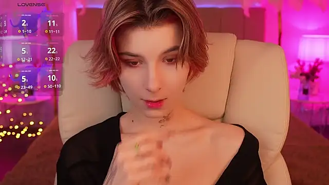 Snapshot of HaylaAmber chatting on December 16, 2024, 7:04 am HaylaAmber online show from December 16, 2024, 7:04 am