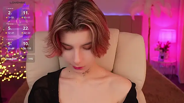 Snapshot of HaylaAmber chatting on December 16, 2024, 10:50 am HaylaAmber online show from December 16, 2024, 10:50 am