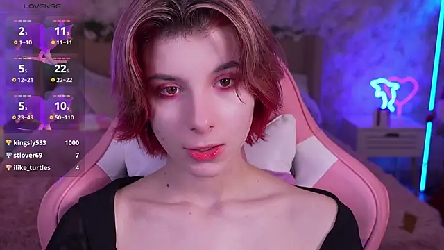 Snapshot of HaylaAmber chatting on December 22, 2024, 11:20 pm HaylaAmber online show from December 22, 2024, 11:20 pm