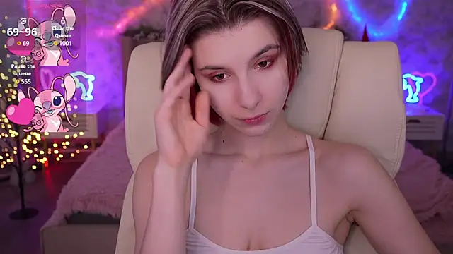 Snapshot of HaylaAmber chatting on January 27, 2025, 8:17 pm HaylaAmber online show from January 27, 2025, 8:17 pm