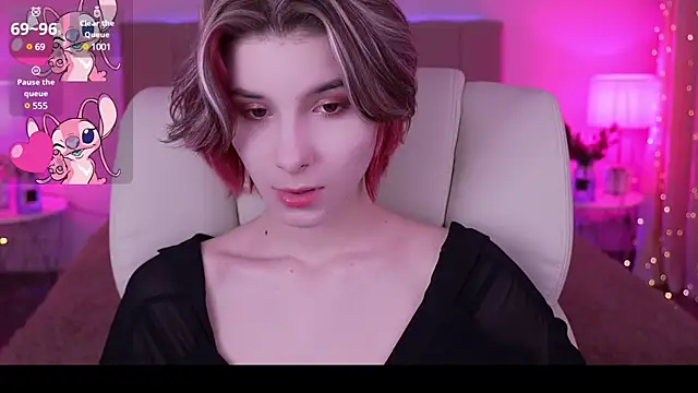 Snapshot of HaylaAmber chatting on January 28, 2025, 8:04 pm HaylaAmber online show from January 28, 2025, 8:04 pm