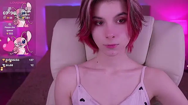 Snapshot of HaylaAmber chatting on February 7, 2025, 1:01 pm HaylaAmber online show from February 7, 2025, 1:01 pm