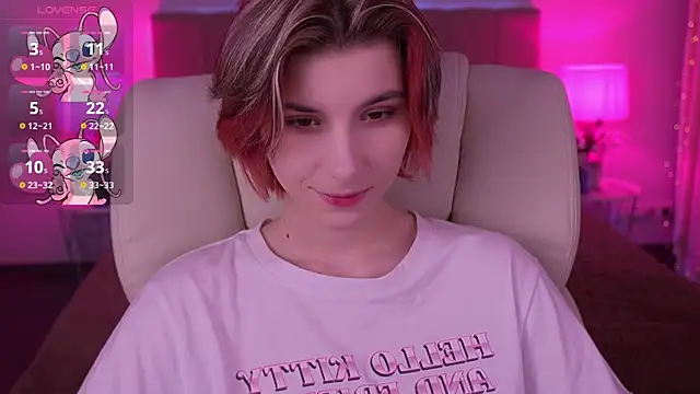 Snapshot of HaylaAmber chatting on February 18, 2025, 7:10 am HaylaAmber online show from February 18, 2025, 7:10 am