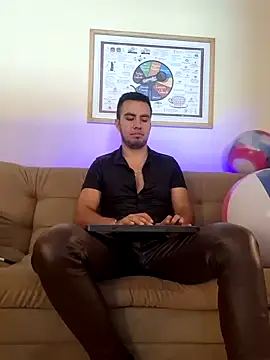 Snapshot of bradley_colt chatting on January 13, 2025, 1:17 pm bradley colt online show from January 13, 2025, 1:17 pm
