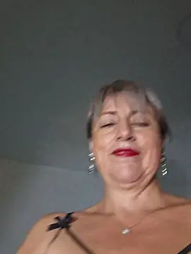 almaluna7 online show from October 19, 2025, 10:54 pm