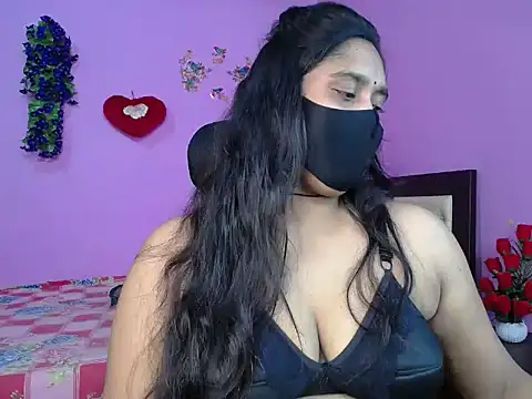 Hot Maleka online show from April 18, 2026, 7:07 pm