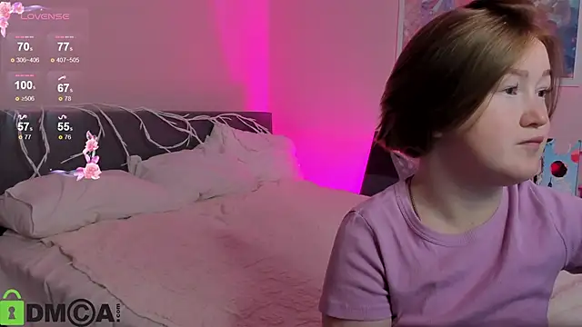 Snapshot of Sara_Robinson chatting on October 19, 2025, 2:34 am Sara Robinson online show from October 19, 2025, 2:34 am