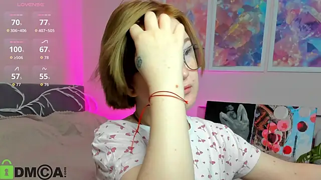 Snapshot of Sara_Robinson chatting on October 22, 2025, 2:45 am Sara Robinson online show from October 22, 2025, 2:45 am