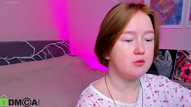 Snapshot of Sara_Robinson chatting on October 23, 2025, 2:22 am Sara Robinson online show from October 23, 2025, 2:22 am