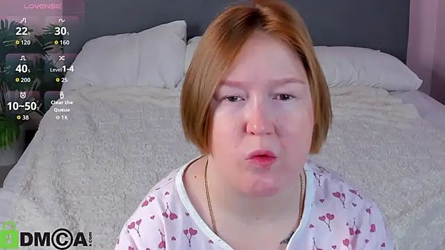 Snapshot of Sara_Robinson chatting on November 19, 2025, 3:06 am Sara Robinson online show from November 19, 2025, 3:06 am