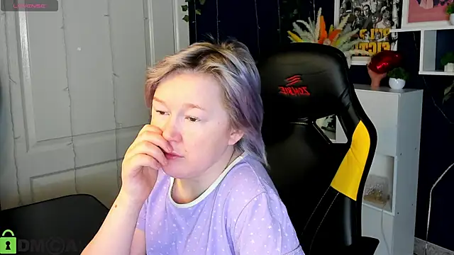 Sara Robinson online show from May 22, 2026, 3:02 am