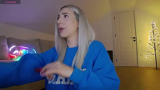 Snapshot of KhloeK chatting on January 17, 2026, 9:58 am KhloeK online show from January 17, 2026, 9:58 am