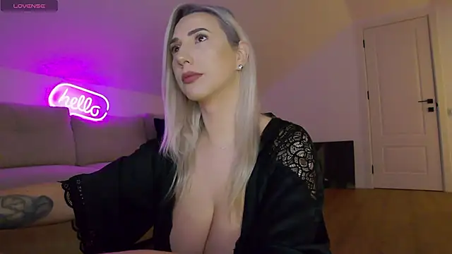 Snapshot of KhloeK chatting on February 24, 2026, 4:10 am KhloeK online show from February 24, 2026, 4:10 am