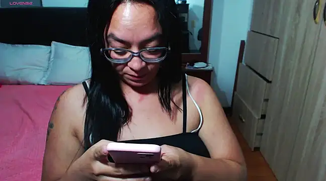 Snapshot of miia-big1boobs_ chatting on December 19, 2024, 1:28 am miia-big1boobs online show from December 19, 2024, 1:28 am
