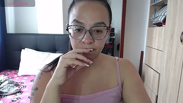 Snapshot of miia-big1boobs_ chatting on February 4, 2025, 4:29 pm miia-big1boobs online show from February 4, 2025, 4:29 pm