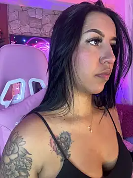 Snapshot of Tamara_Roberts1 chatting on December 21, 2025, 2:30 am Tamara Roberts1 online show from December 21, 2025, 2:30 am