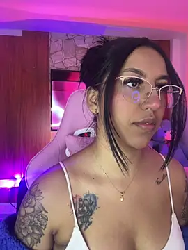 Snapshot of Tamara_Roberts1 chatting on February 24, 2026, 2:20 am Tamara Roberts1 online show from February 24, 2026, 2:20 am