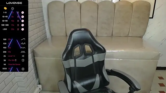 Snapshot of _Charlotte_v chatting on November 30, 2025, 4:00 pm Charlotte v online show from November 30, 2025, 4:00 pm