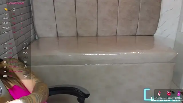 Snapshot of _Charlotte_v chatting on February 7, 2026, 4:27 am Charlotte v online show from February 7, 2026, 4:27 am