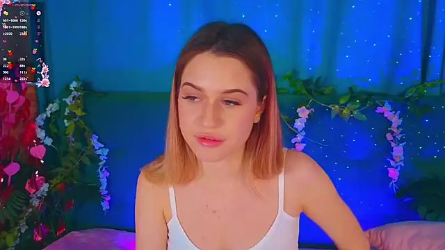 Snapshot of AlinaWalters chatting on February 18, 2026, 8:27 pm AlinaWalters online show from February 18, 2026, 8:27 pm