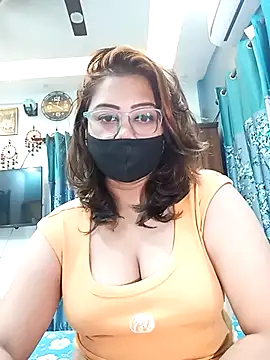 Cute-mona online show from October 3, 2025, 10:34 am