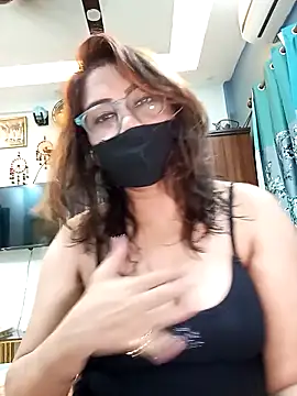 Cute-mona online show from November 6, 2025, 10:38 am