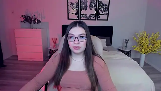 Snapshot of DaniellaLovely chatting on December 6, 2024, 11:22 am DaniellaLovely online show from December 6, 2024, 11:22 am