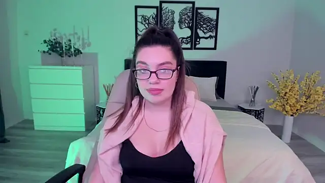 Snapshot of DaniellaLovely chatting on December 7, 2024, 2:35 pm DaniellaLovely online show from December 7, 2024, 2:35 pm