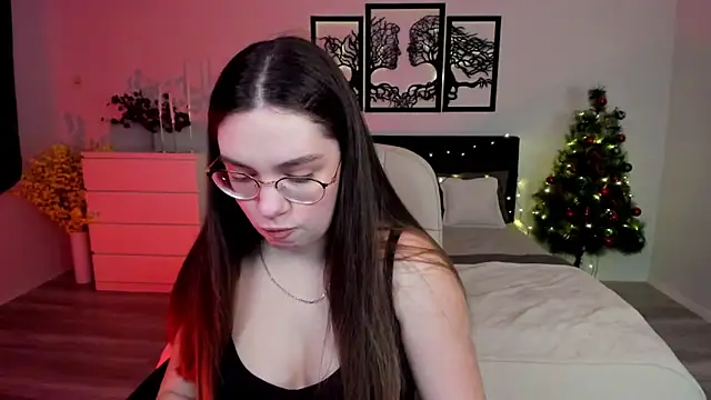 Snapshot of DaniellaLovely chatting on December 16, 2024, 11:12 am DaniellaLovely online show from December 16, 2024, 11:12 am