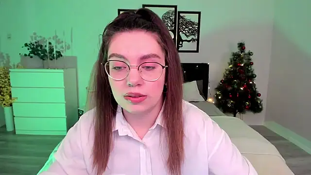Snapshot of DaniellaLovely chatting on December 18, 2024, 11:13 am DaniellaLovely online show from December 18, 2024, 11:13 am