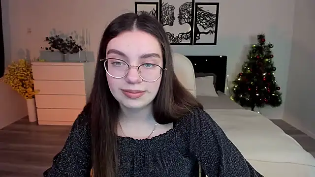 Snapshot of DaniellaLovely chatting on December 22, 2024, 11:22 am DaniellaLovely online show from December 22, 2024, 11:22 am
