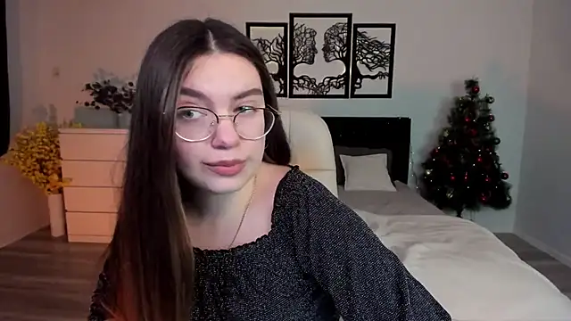 Snapshot of DaniellaLovely chatting on December 22, 2024, 2:27 pm DaniellaLovely online show from December 22, 2024, 2:27 pm