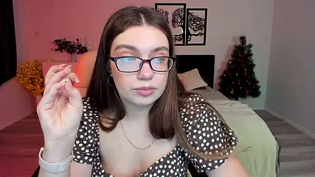 Snapshot of DaniellaLovely chatting on January 9, 2025, 2:18 pm DaniellaLovely online show from January 9, 2025, 2:18 pm