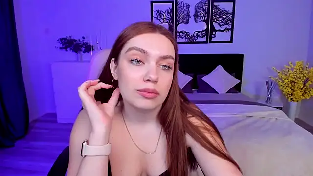 Snapshot of DaniellaLovely chatting on February 9, 2025, 4:18 pm DaniellaLovely online show from February 9, 2025, 4:18 pm