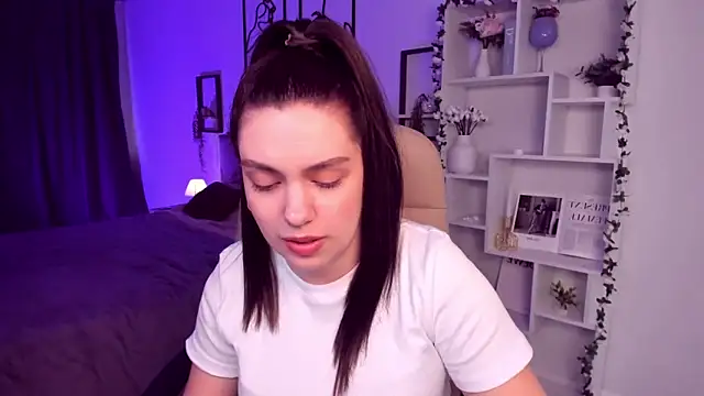 Snapshot of DaniellaLovely chatting on March 13, 2025, 2:01 pm DaniellaLovely online show from March 13, 2025, 2:01 pm