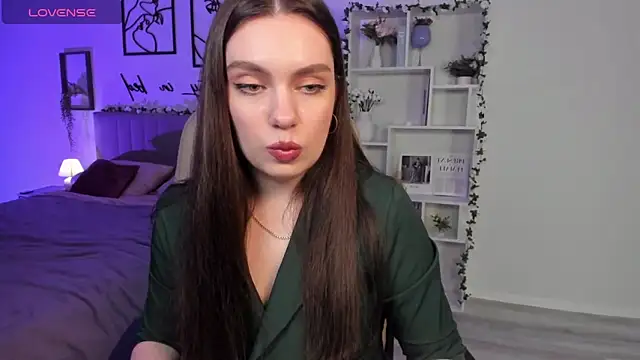 Snapshot of DaniellaLovely chatting on March 17, 2025, 3:50 pm DaniellaLovely online show from March 17, 2025, 3:50 pm