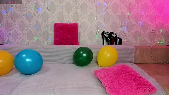 Snapshot of Megan_Black_Moon chatting on February 9, 2025, 6:43 am Megan Black Moon online show from February 9, 2025, 6:43 am