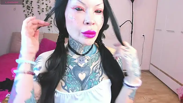 Snapshot of Megan_Black_Moon chatting on December 5, 2025, 4:10 am Megan Black Moon online show from December 5, 2025, 4:10 am