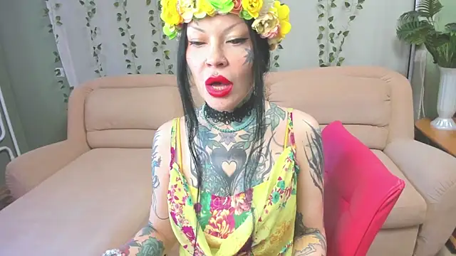 Snapshot of Megan_Black_Moon chatting on February 21, 2026, 6:14 am Megan Black Moon online show from February 21, 2026, 6:14 am