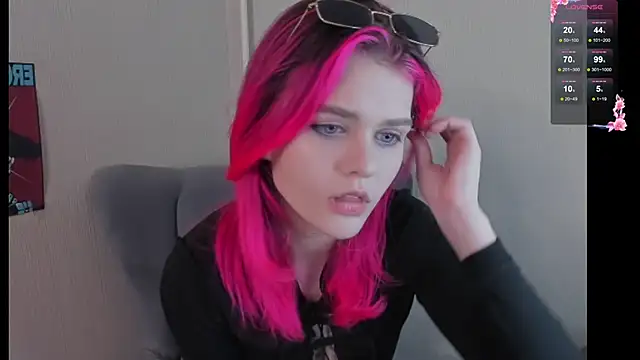 Snapshot of JulieTaylors chatting on November 18, 2025, 10:25 pm JulieTaylors online show from November 18, 2025, 10:25 pm