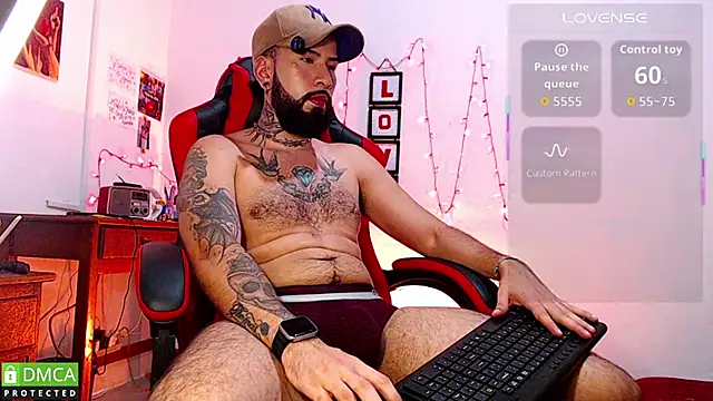 Snapshot of Diilanhott chatting on February 19, 2026, 1:01 am Diilanhott online show from February 19, 2026, 1:01 am