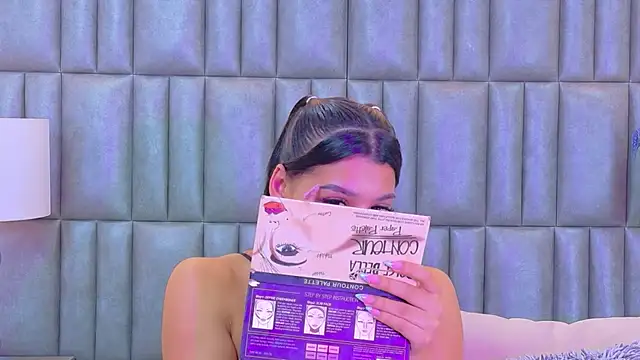 TiaraRosse online show from April 11, 2026, 1:04 pm